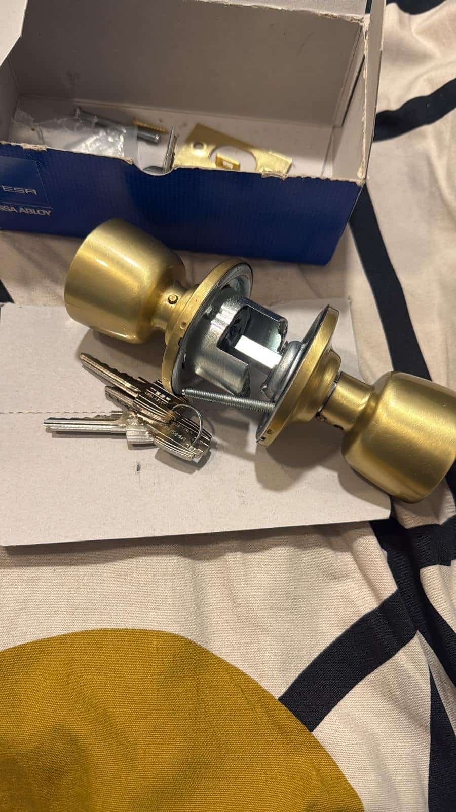 Sustitución de bombines en Barcelona con cilindros antibumping y duplicado de llaves