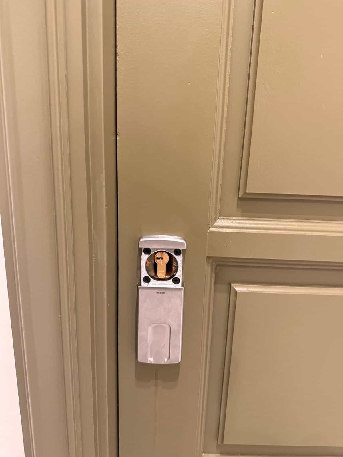 Instalación de cerraduras inteligentes sin llave en Barcelona con apertura electrónica